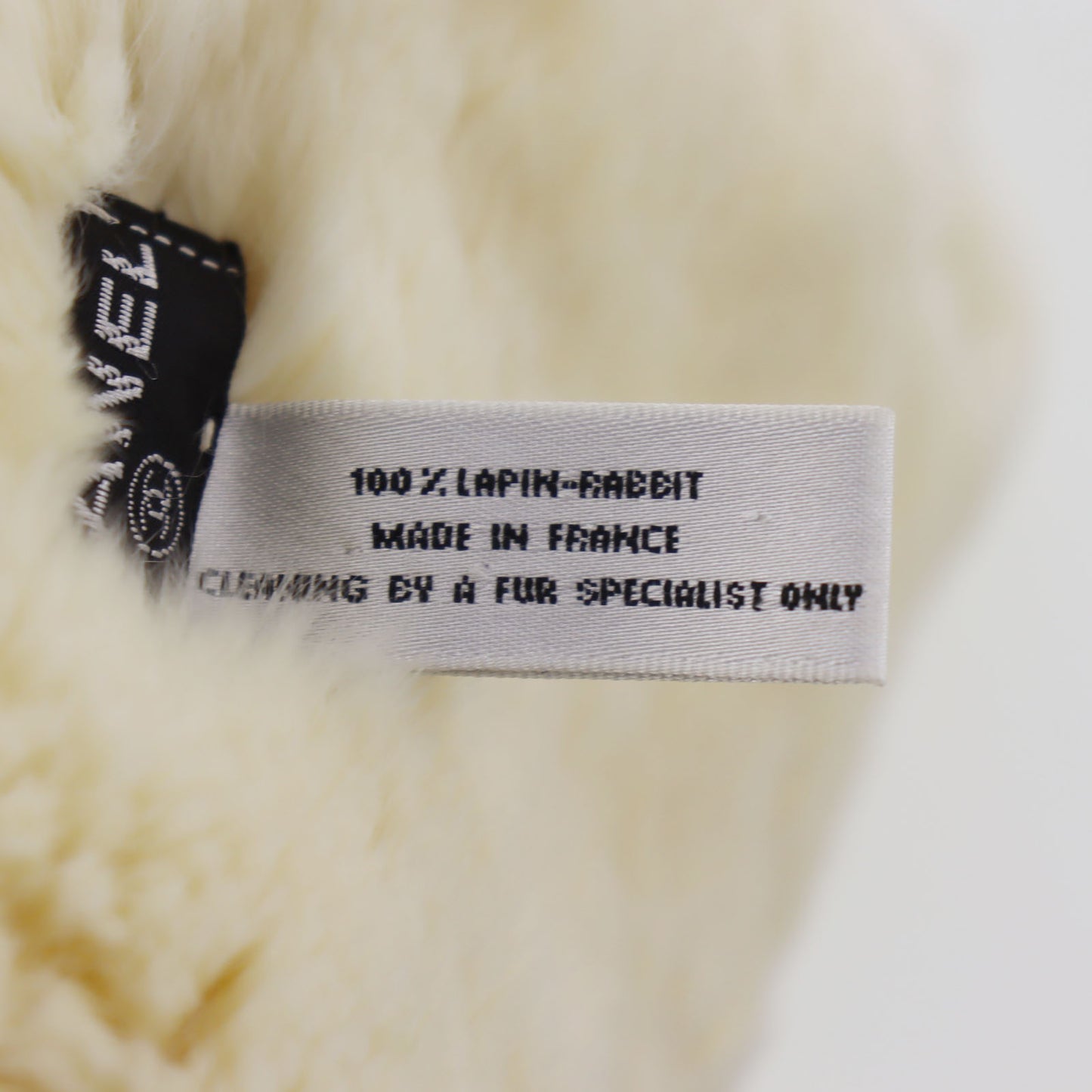 CHANEL CC Logos Fur Scarf Muffler 100% Rabbit White #CO713