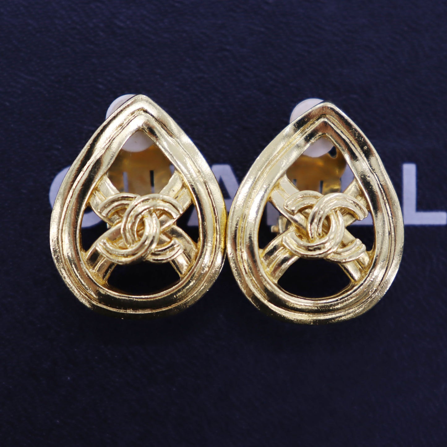 CHANEL CC Logos Drop Earrings Gold Clip-On 96P #AG204