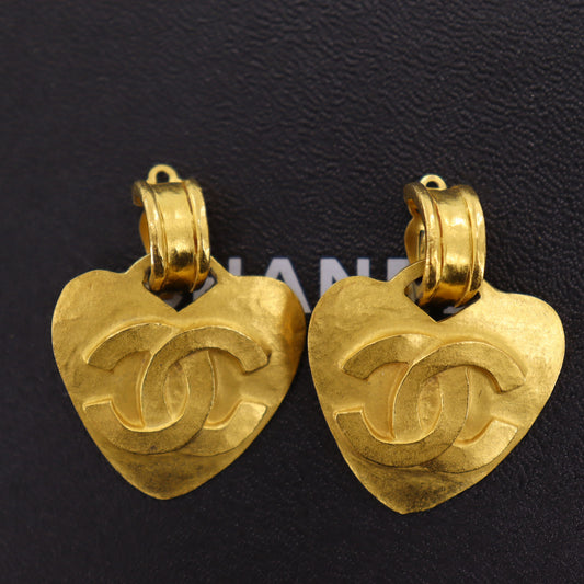 CHANEL CC Logos Heart Earrings 95P Gold Clip-On #AH146