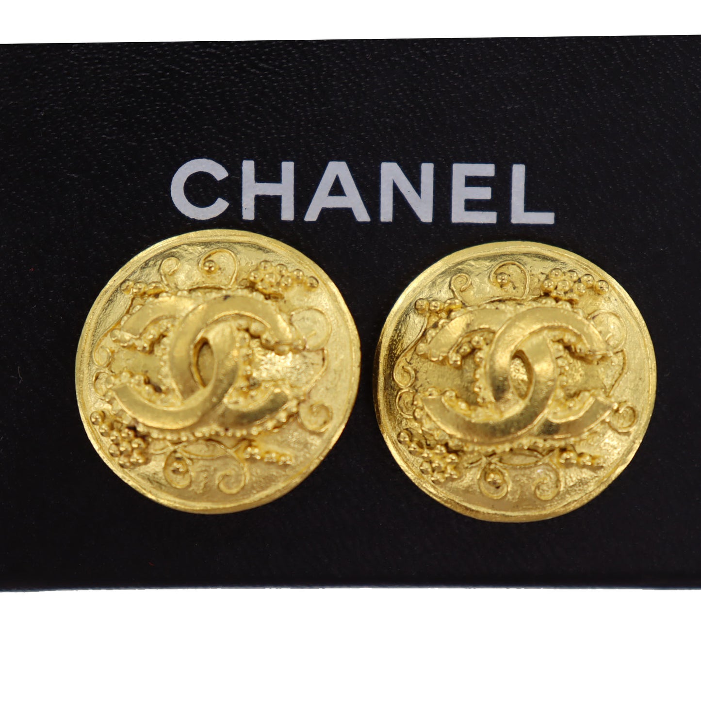 CHANEL CC Logos Circle Earrings 96 A Clip-On Gold #BT981