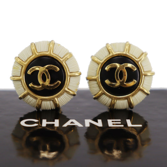 CHANEL CC Logos Circle Earrings 95 A Clip-On Gold #CG270